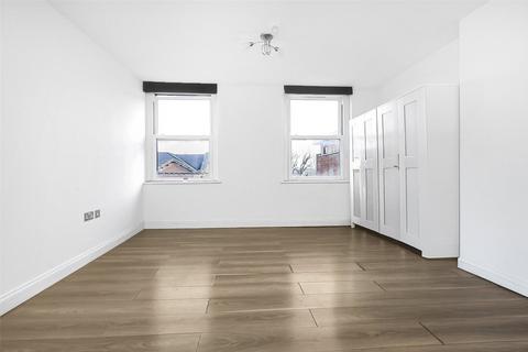 1 bedroom flat for sale, Plough Way, London, SE16