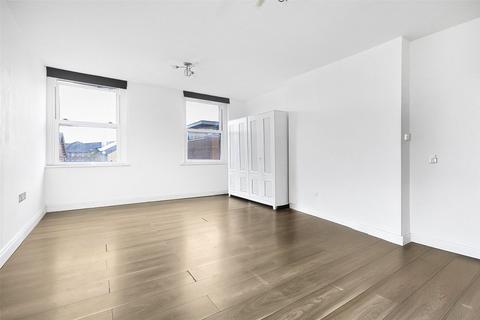 1 bedroom flat for sale, Plough Way, London, SE16