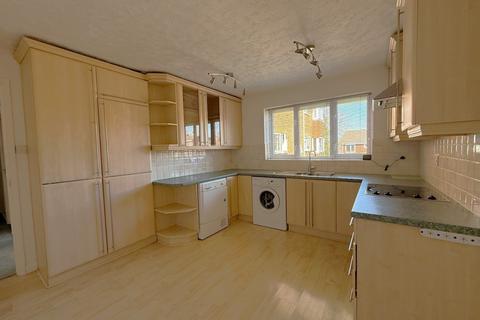 2 bedroom flat for sale, Bond Road, Rainham,
