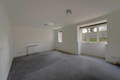 2 bedroom flat for sale, Bond Road, Rainham,