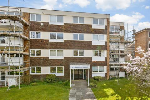 2 bedroom flat for sale, Grand Avenue, Worthing, West Sussex