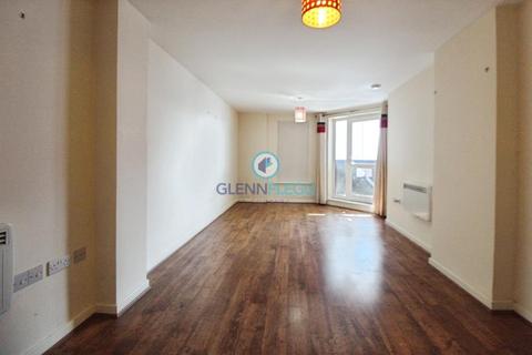 2 bedroom flat to rent, Grays Place, Slough