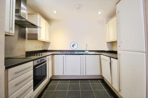 2 bedroom flat to rent, Grays Place, Slough