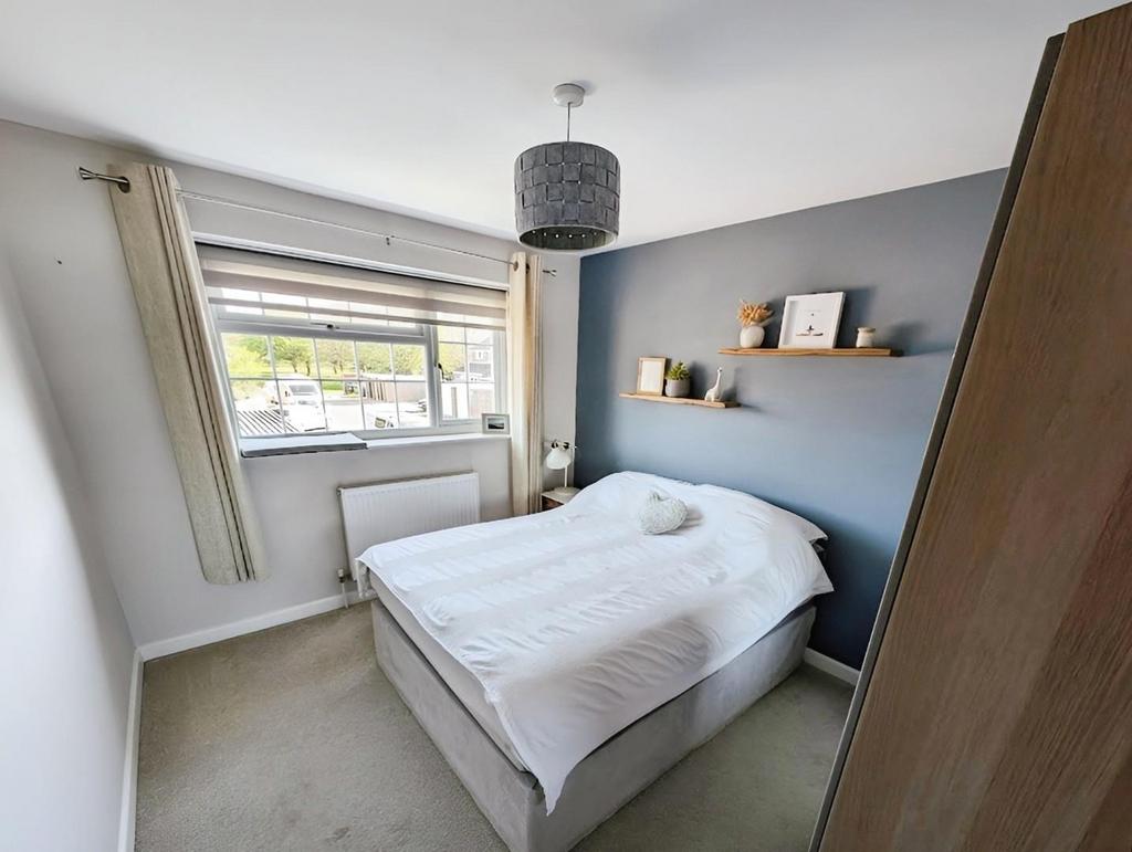 56b98e13-bed 202.jpg