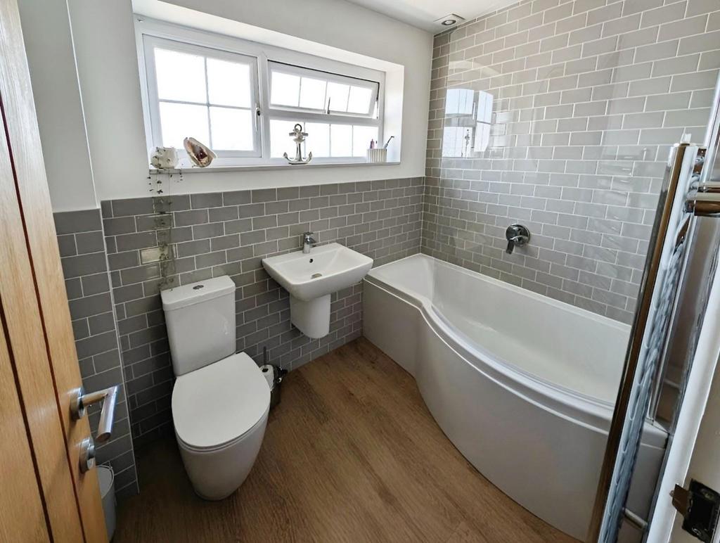 60153f5b-bath.jpg