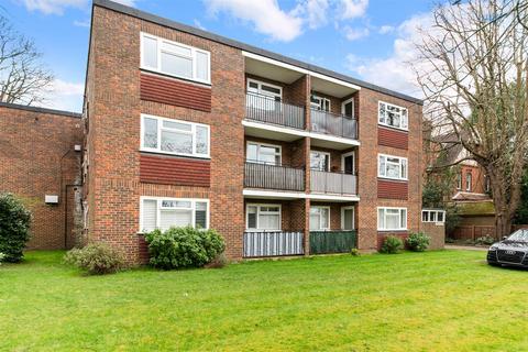 1 bedroom flat for sale, Parkside Court, Epsom KT17
