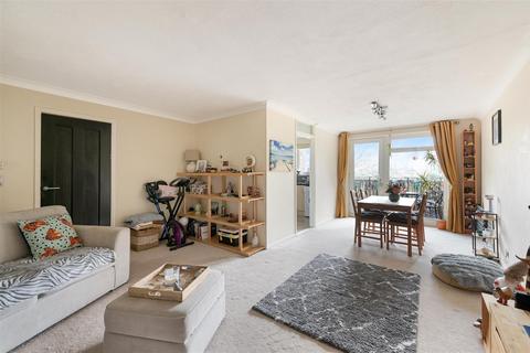 1 bedroom flat for sale, Parkside Court, Epsom KT17