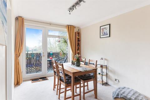 1 bedroom flat for sale, Parkside Court, Epsom KT17