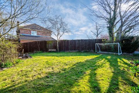32 Buttercup Close, Dunstable, LU6 3LA