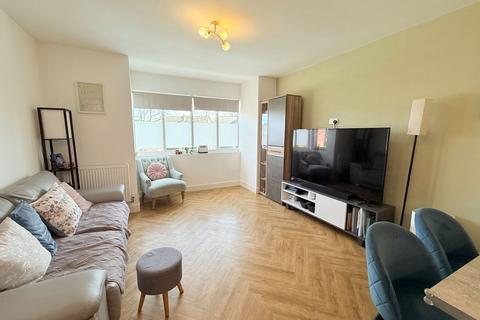 2 bedroom flat for sale, Loxley Court, Baldwins Lane, Hall Green