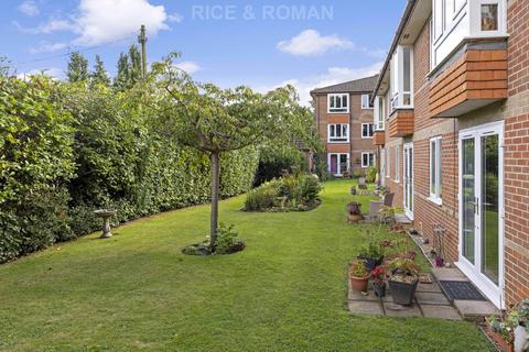 1 bedroom retirement property for sale, New Road, Crowthorne RG45