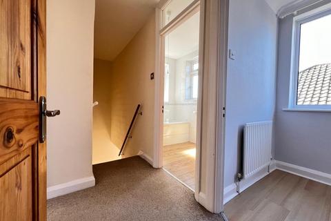 15 Austral Drive, Hornchurch, RM11 1JJ