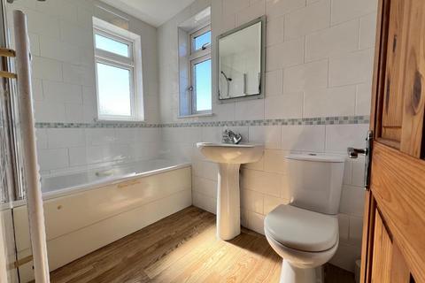 15 Austral Drive, Hornchurch, RM11 1JJ