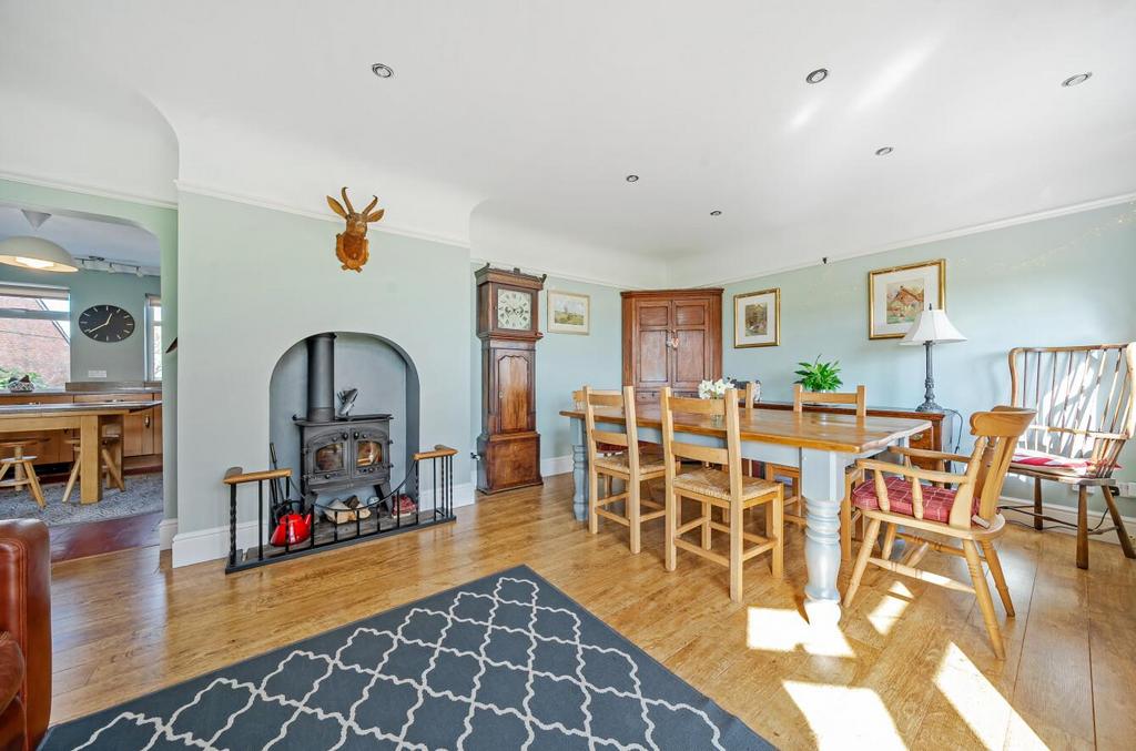 Dining Room.JPG