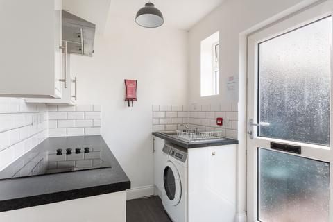3 bedroom terraced house to rent, Brighton BN2