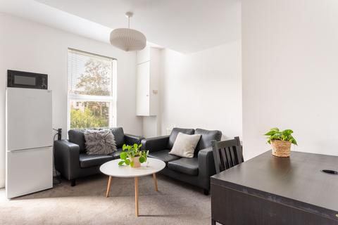 3 bedroom terraced house to rent, Brighton BN2