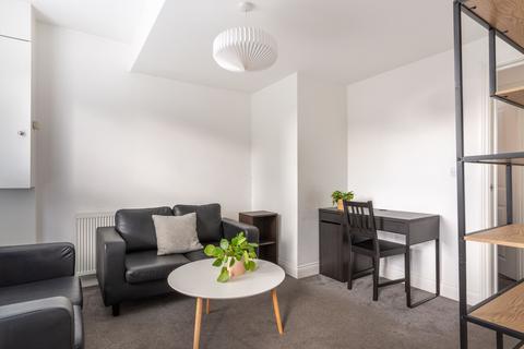 3 bedroom terraced house to rent, Brighton BN2