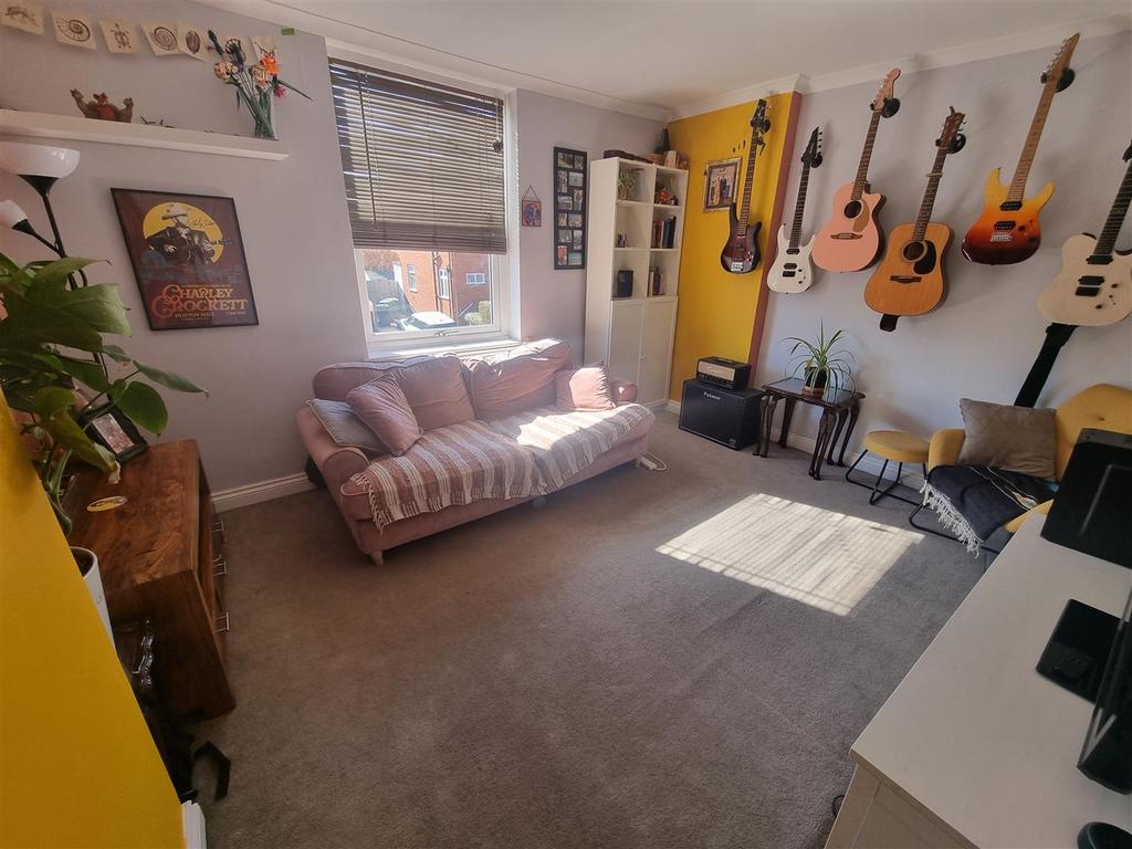 Lounge/Bedroom One
