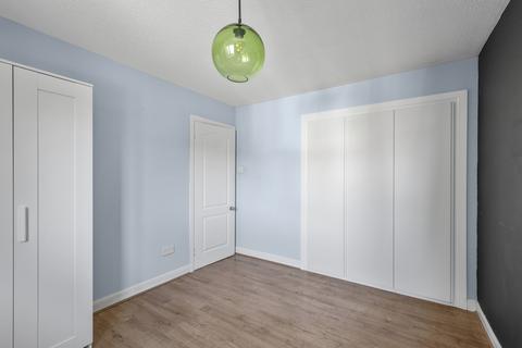 16/6 Allanfield, Edinburgh, EH7 5YJ
