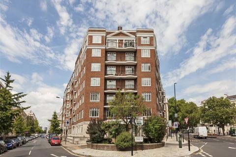 Studio to rent, Lancaster Terrace, London W2