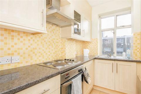 Studio to rent, Lancaster Terrace, London W2