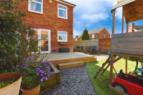 2 bedroom semi-detached house for sale, Sittingbourne Close, Hull