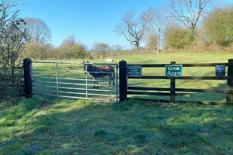 Farm land for sale, Grass Paddock Totalling 0.9 Acres