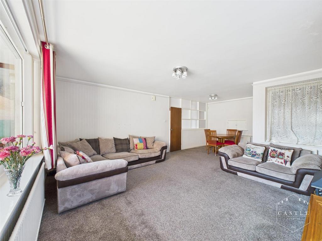 Lounge/dining room