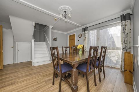 11 Hyburn Close, Bricket Wood, St Albans, AL2 3QX