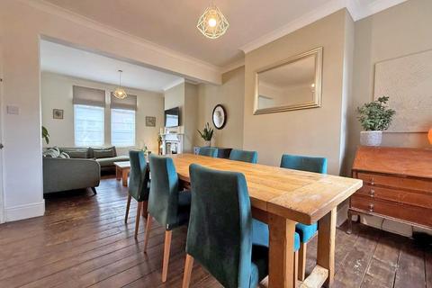 28 Stanhope Road, Northampton, NN2 6JX