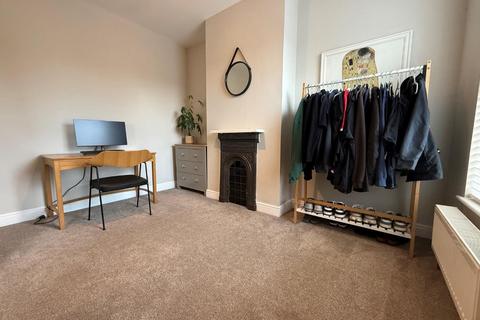 28 Stanhope Road, Northampton, NN2 6JX