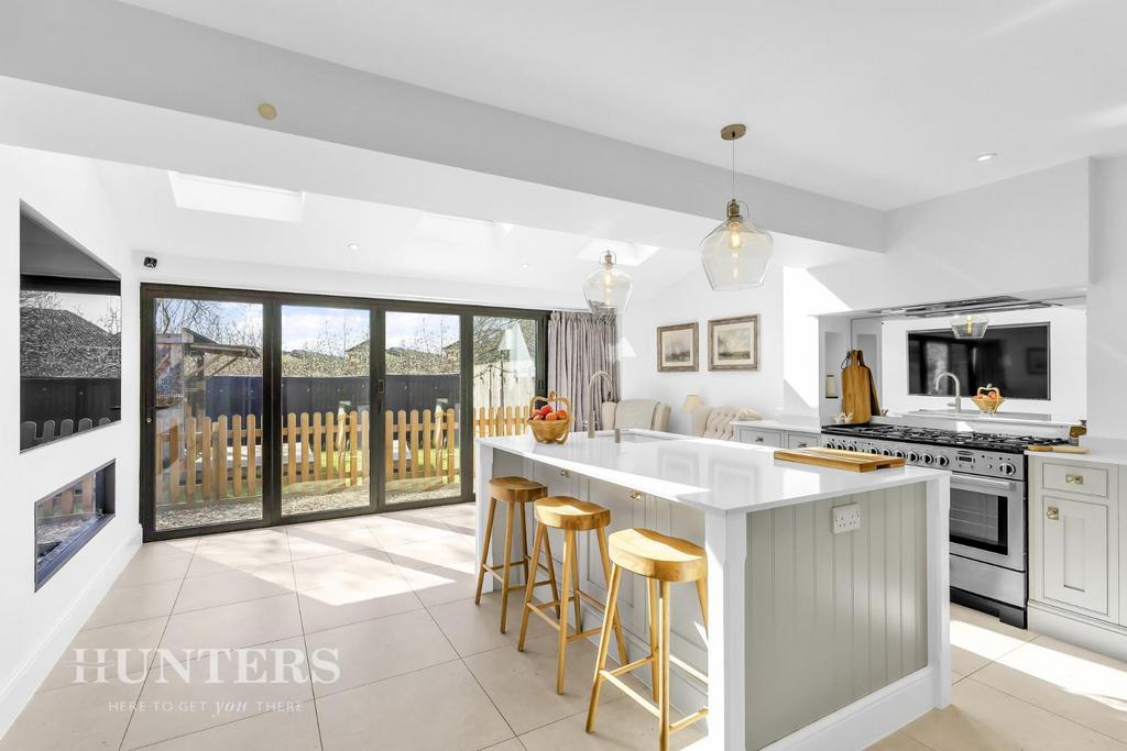 Dining kitchen