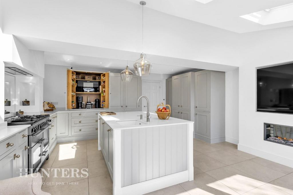 Dining kitchen