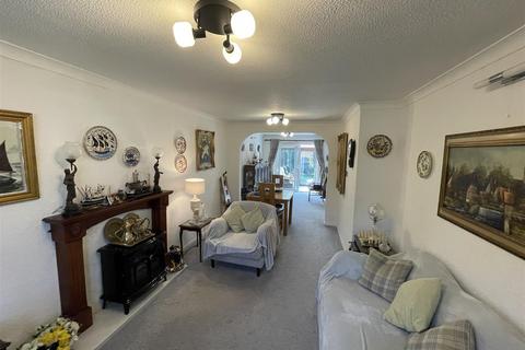 1 Brook Meadow, Wirral, CH61 4YS
