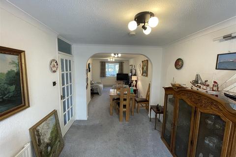 1 Brook Meadow, Wirral, CH61 4YS