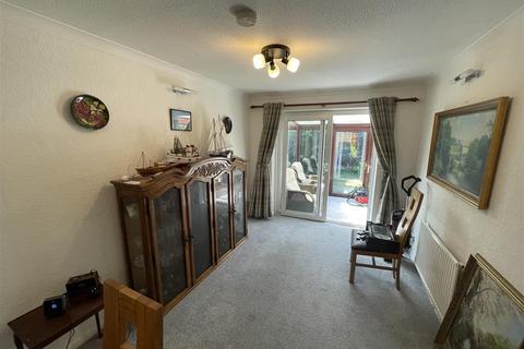 1 Brook Meadow, Wirral, CH61 4YS