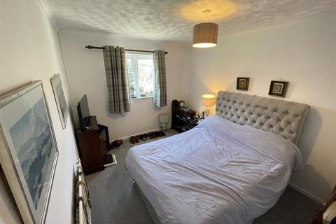 1 Brook Meadow, Wirral, CH61 4YS