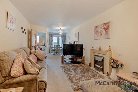2 bedroom apartment for sale, Roslyn Court, Lisle Lane, Ely, Cambridgeshire, CB7 4FA
