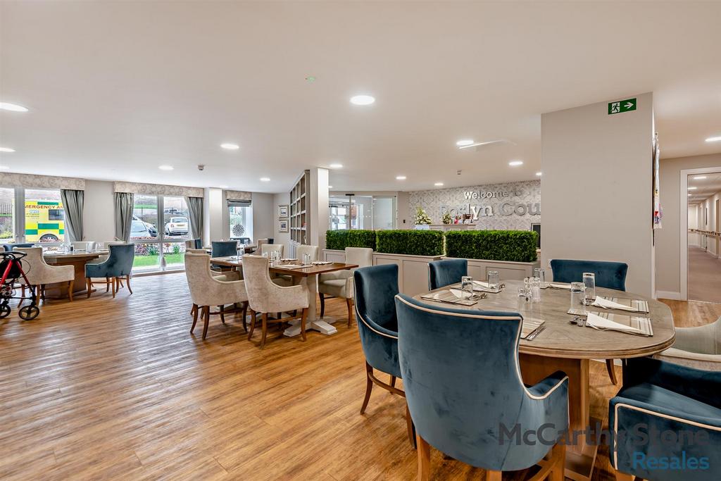 8640724-interior16-800.jpg