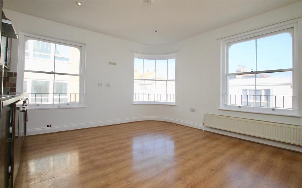 Triple Aspect Room.jpg
