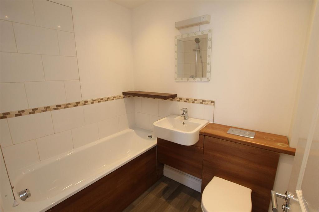 Bathroom a.jpg