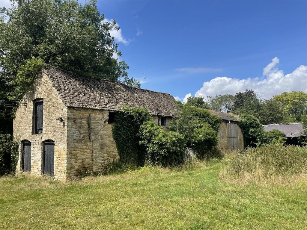 Main Barn 1.JPEG