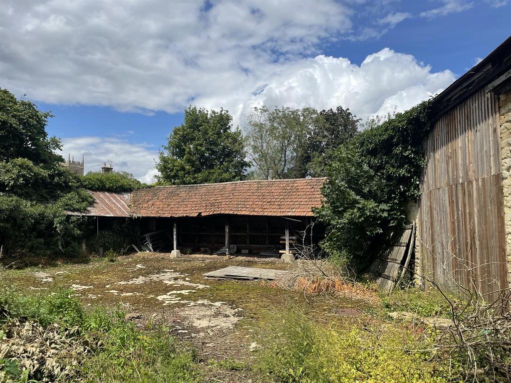 Main Barn Courtyard.JPEG