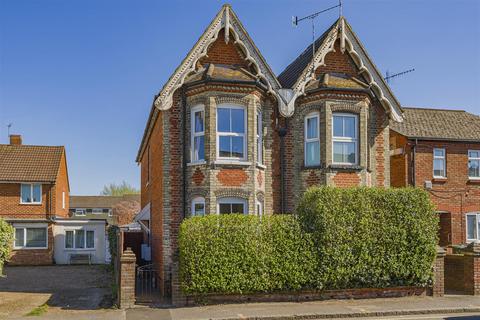64 Stoke Road, Guildford, GU1 4HR