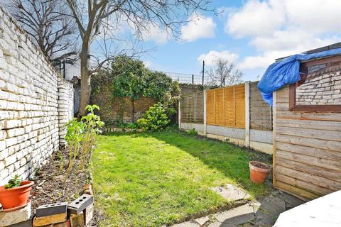 3 bedroom end of terrace house for sale, West Road, London