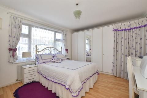 3 bedroom end of terrace house for sale, West Road, London