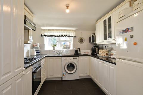 3 bedroom end of terrace house for sale, West Road, London