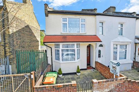 3 bedroom end of terrace house for sale, West Road, London