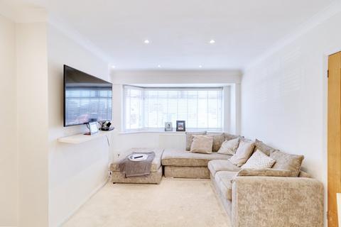 10 Alfred Road, Aveley, South Ockendon, RM15 4SU
