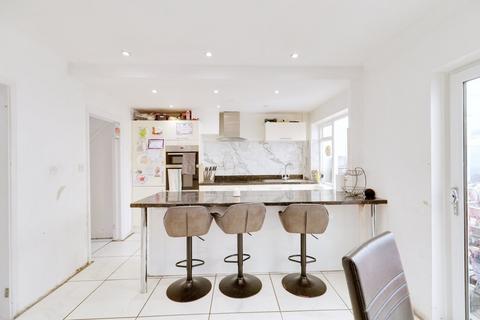 10 Alfred Road, Aveley, South Ockendon, RM15 4SU
